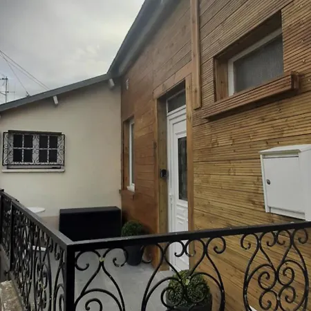 Maison 2 Сasa de vacaciones *